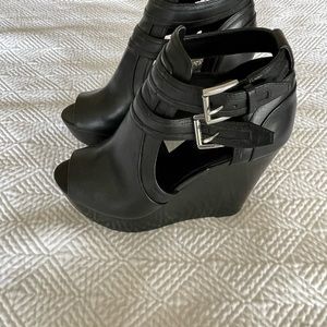Michael Kors Blaze Platform Peep Toe Black Leather Wedge Buckle Size 6.5